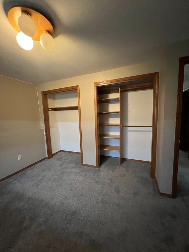 Building Photo - 4090 Bobcat Dr