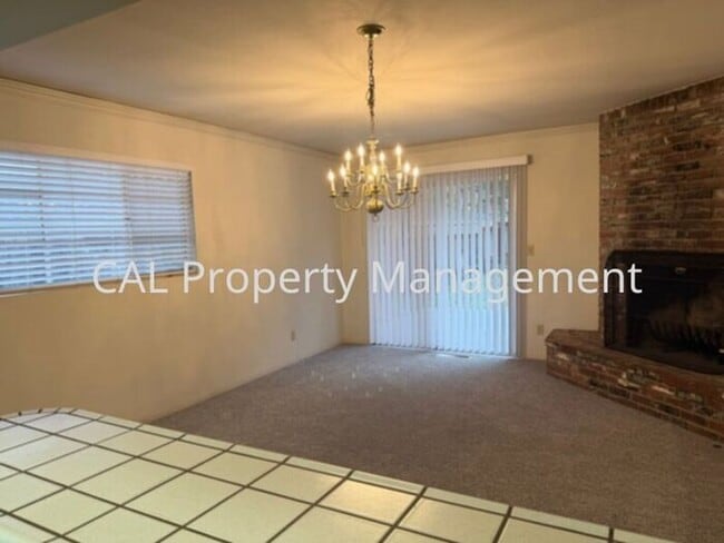 Building Photo - Beautiful 3-Bedroom Pebble Beach Home!