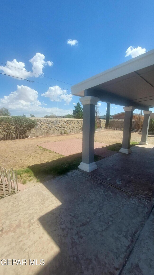 Building Photo - 3808 Tierra Allen Pl