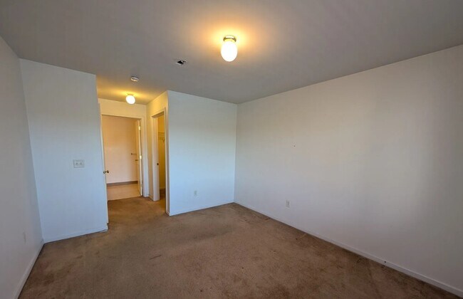 Building Photo - 850 Amanda Ln