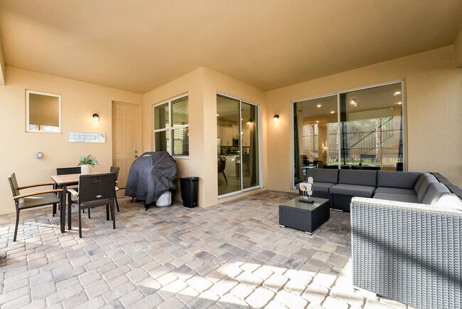 Building Photo - 1566 Mermaid Cv Wy