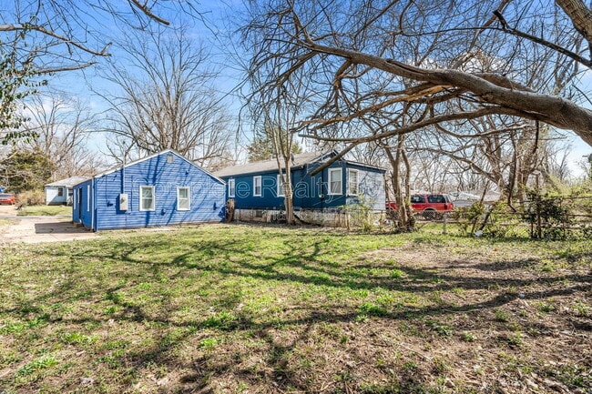 Building Photo - 9823 Winkler Dr