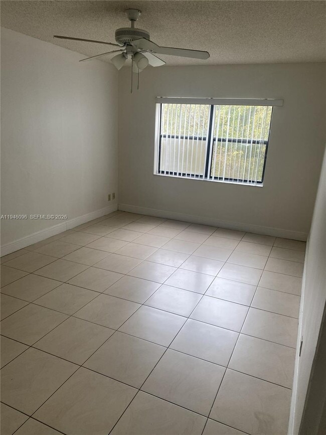 Building Photo - 8290 Lake Dr