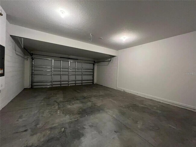 Building Photo - 2217 Crossbow St