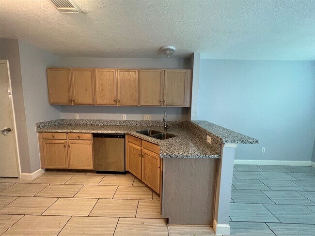 Building Photo - 19631 Plantation Tree Ct