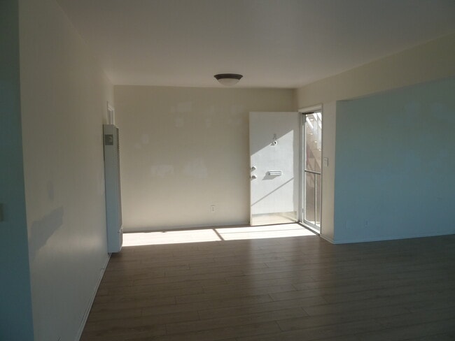 Building Photo - 1804 Esplanade