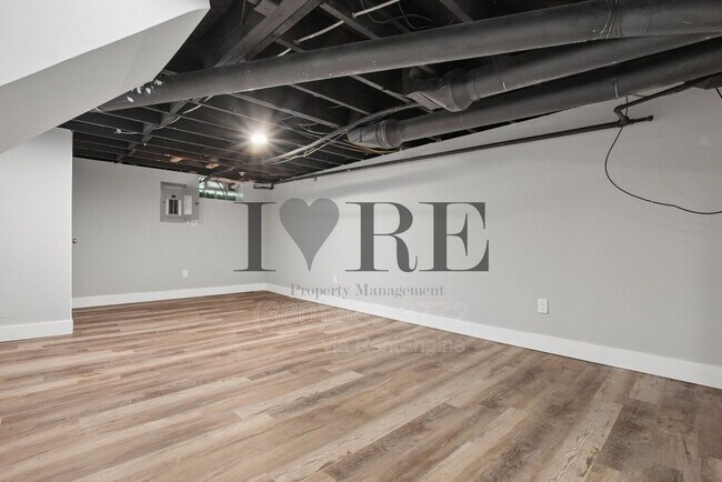 Building Photo - 316 A S Chase