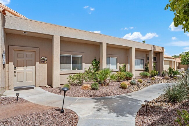 Building Photo - 20 Pebble Beach Dr