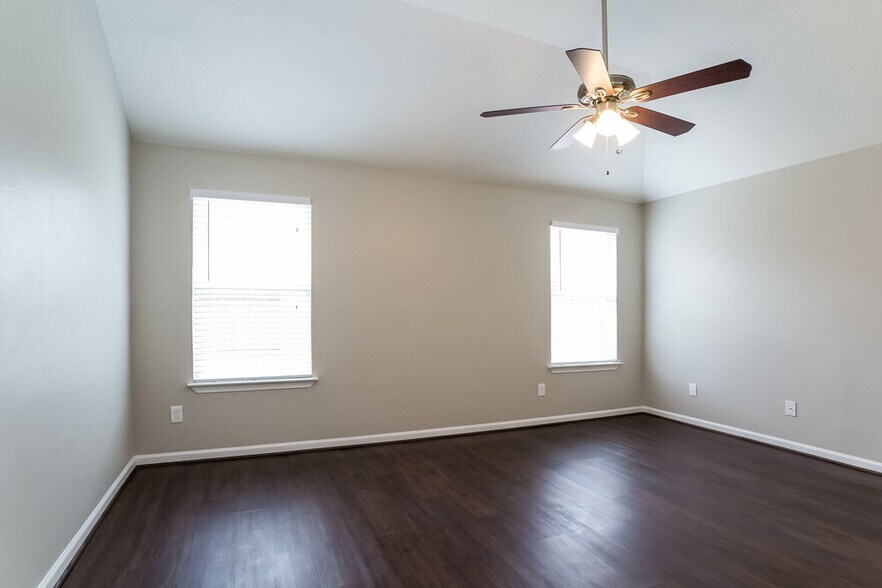 Building Photo - 12410 Greencanyon Dr
