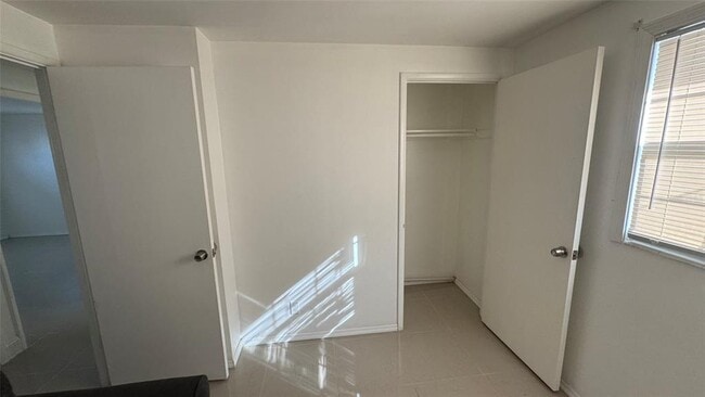 Building Photo - 6980 82nd Ave N