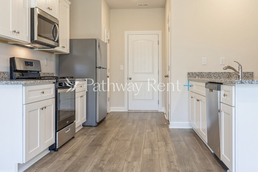 Building Photo - 3514 Quintana Dr