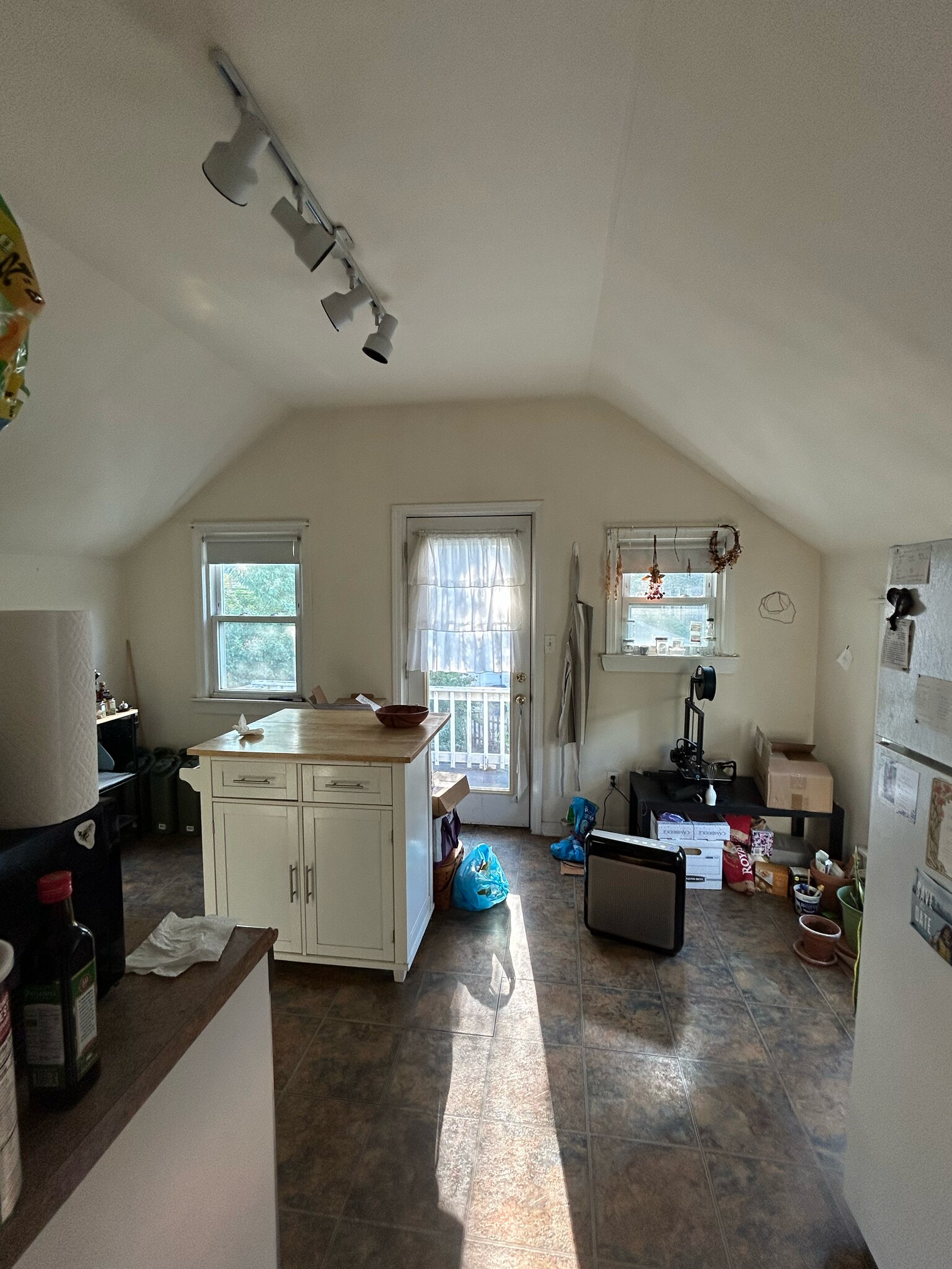 Kitchen - 2207 Grandview Ave