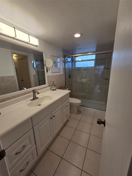 Building Photo - 1333 E Hallandale Beach Blvd