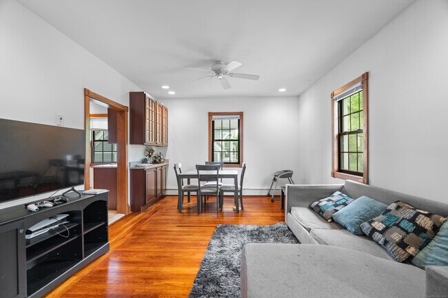Building Photo - 623 Whitney Ave