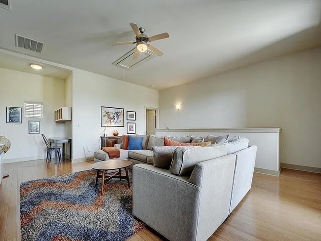 Building Photo - 2520 Bluebonnet Ln