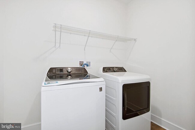 Building Photo - 120 Choke Cherry Ct
