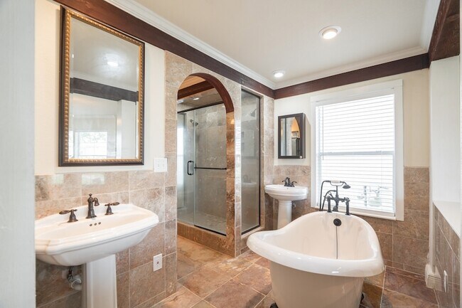 Building Photo - 21815 Grassy Hill Ln
