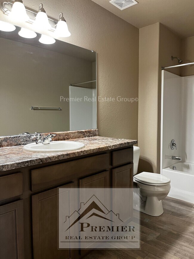 Building Photo - 7873 Sand Lake Heights