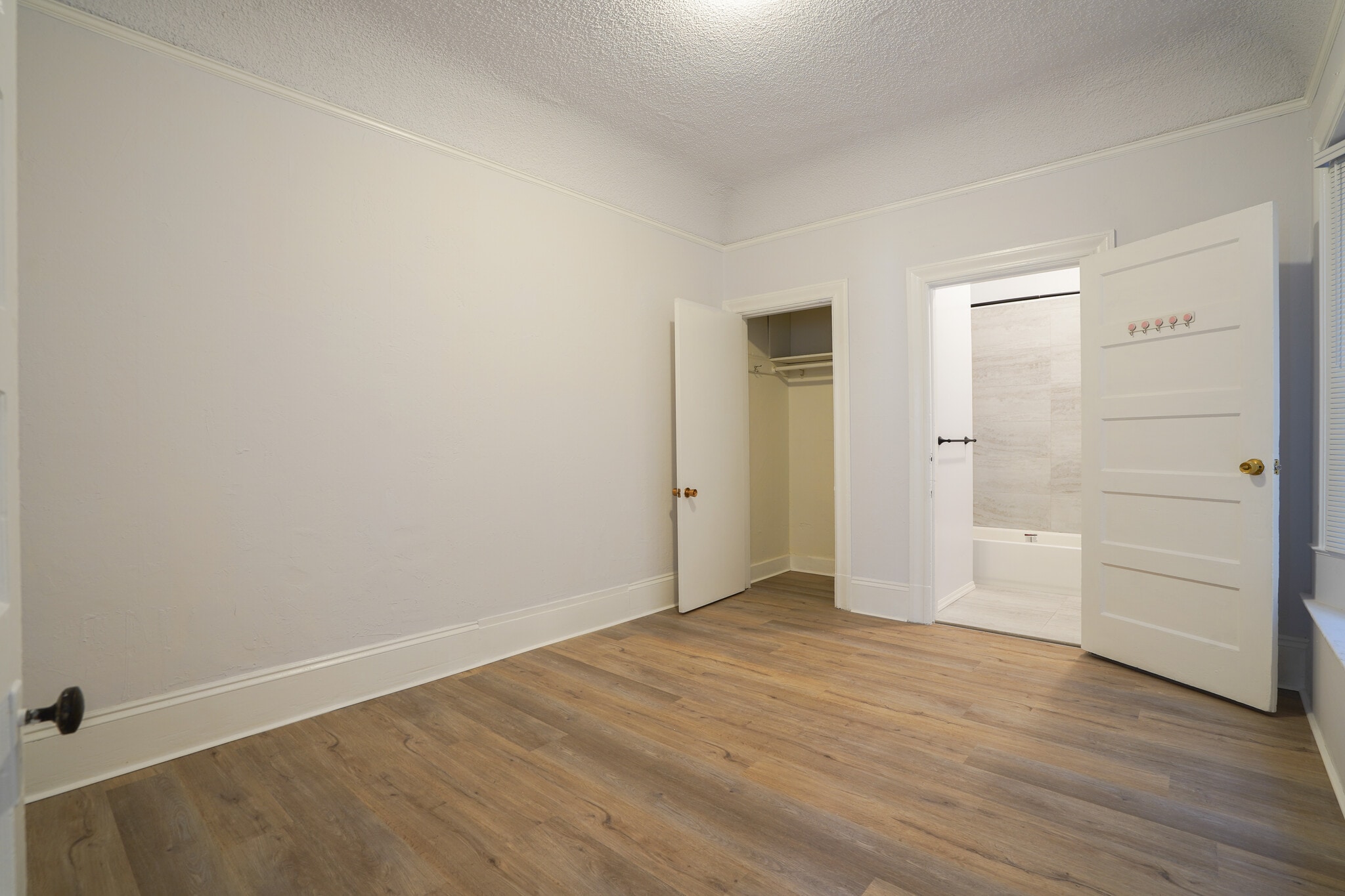 Building Photo - 185 10th St