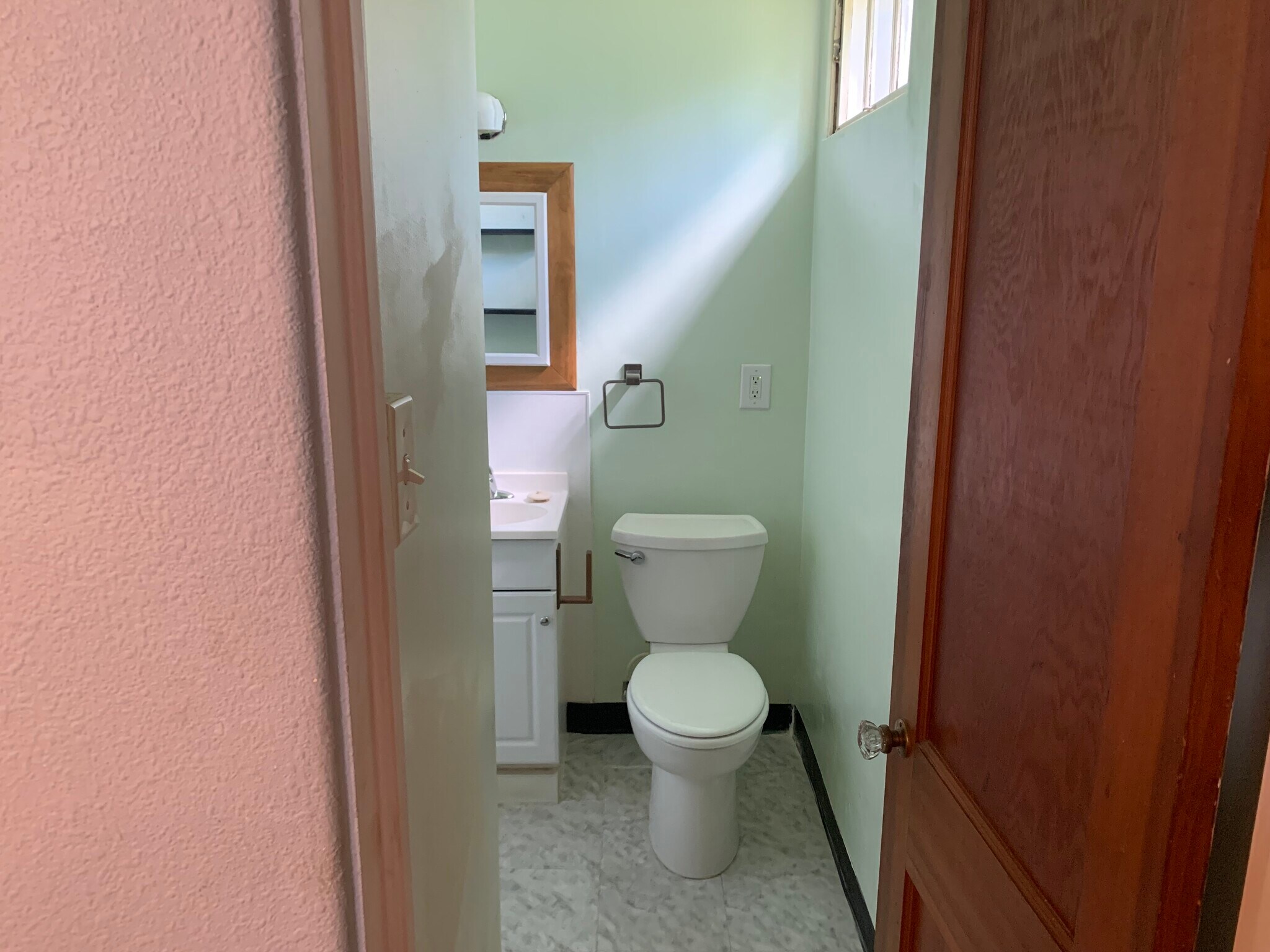 Building Photo - 1210 Foyer Ave