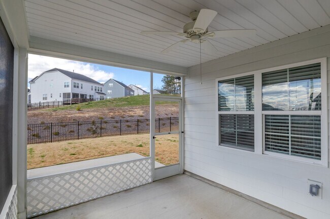 Building Photo - Light & Bright 4BR 3BA house in Tryon, Wak...