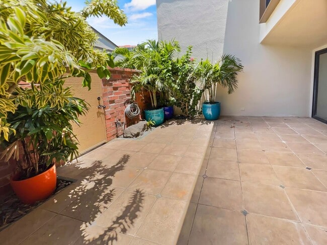 Building Photo - Video! Waterfront Townhouse w/Boat Dock!