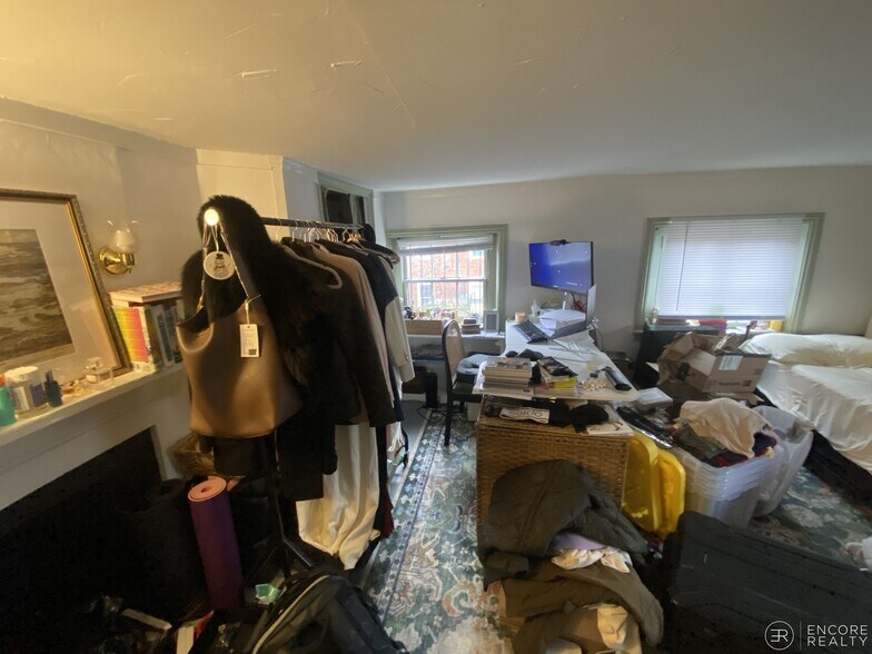 Building Photo - 58 Anderson St