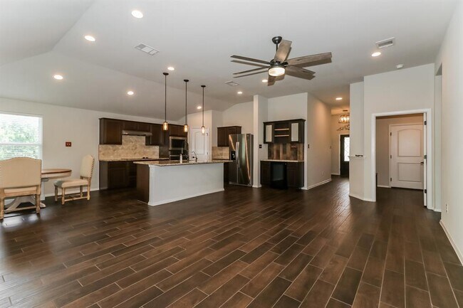 Building Photo - 21606 Bluejay Blvd