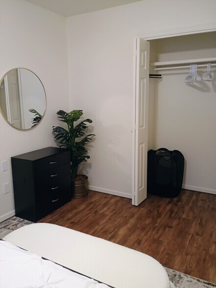 Building Photo - 9101 S Winston Way