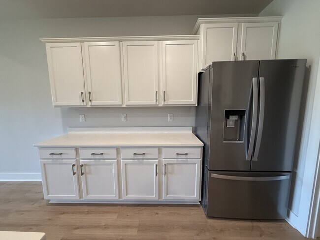 Building Photo - 128 Clift Farm Dr