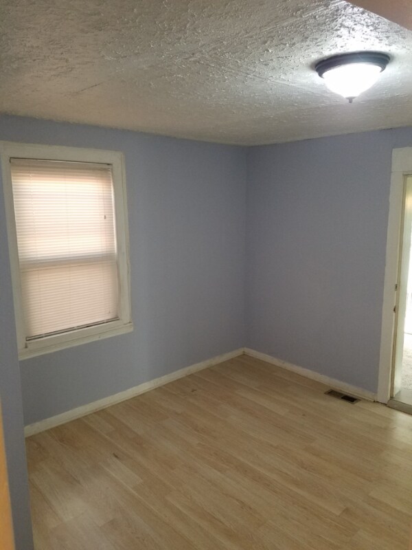 Building Photo - 3215 Clifton Ave