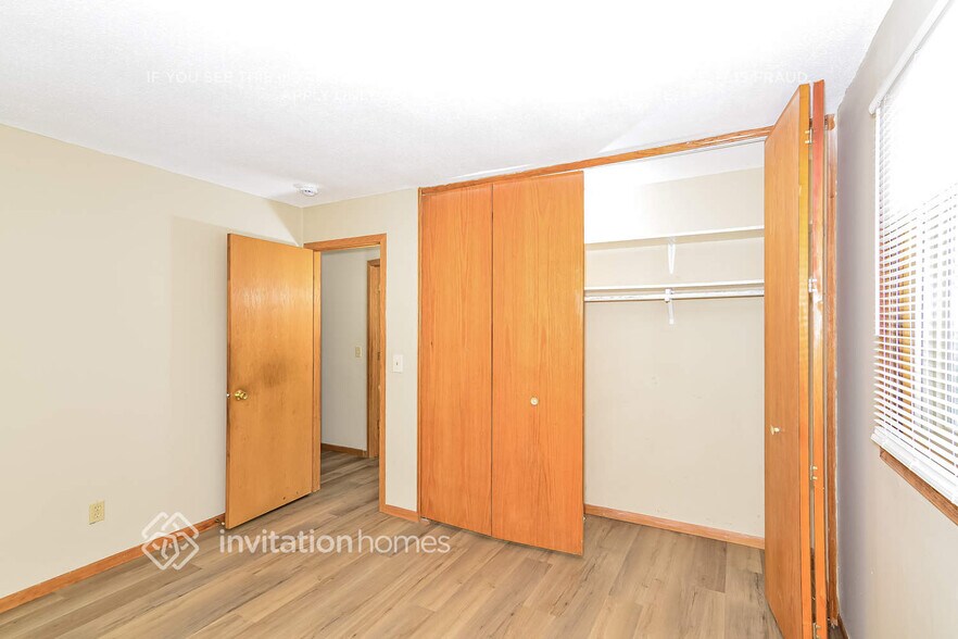 Building Photo - 7818 Hampshire Cir N