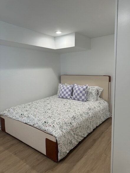 Building Photo - 644 W Hinsdale Ave