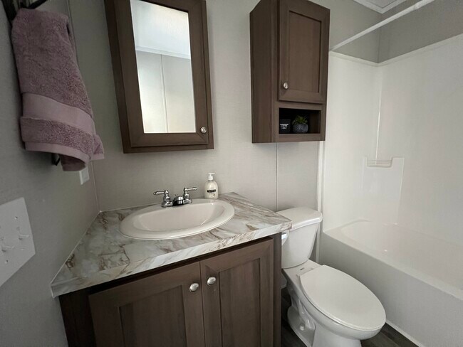 Building Photo - 5157 Chantelle Dr