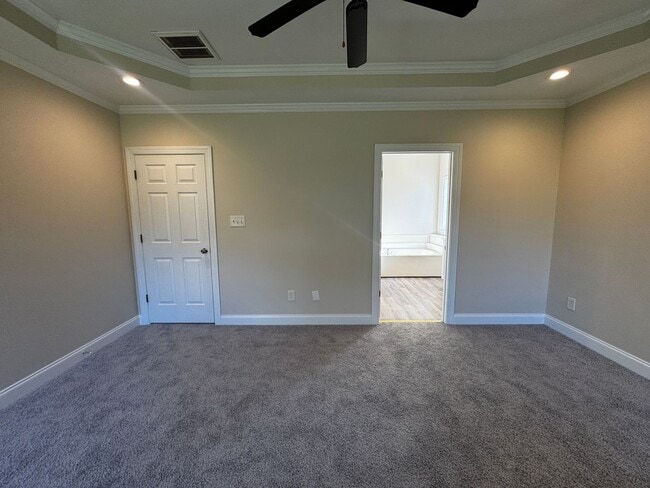 Building Photo - 181 New Hampshire Ct