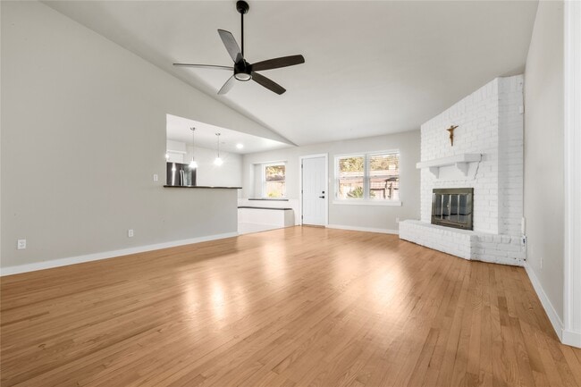 Building Photo - 9730 Wickenburg Dr