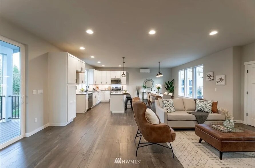 Building Photo - 11031 14th Pl SE