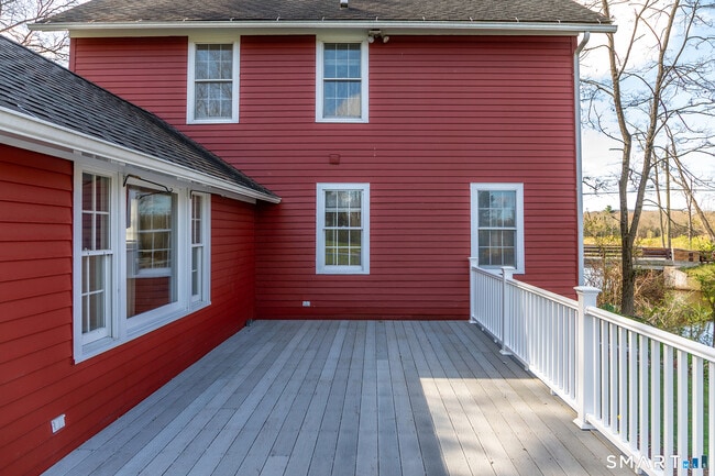 Building Photo - 62 Brush Hill Rd