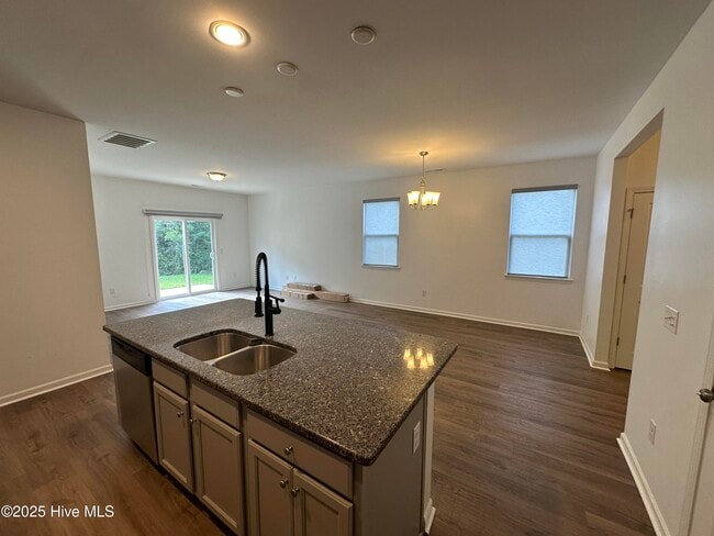 Building Photo - 1681 Velvet Ln SE