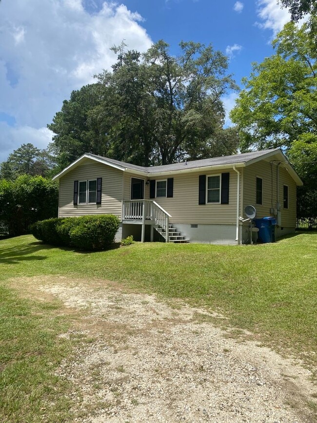 Primary Photo - 1095 Foster Cir