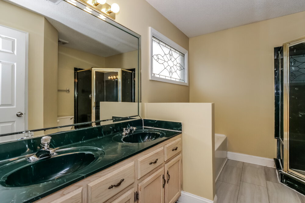 Building Photo - 2184 Stone Stream Dr