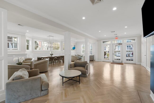 Building Photo - 85 Camp Ave