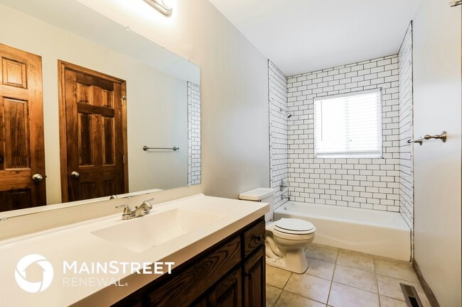 Building Photo - 2804 N 109th St