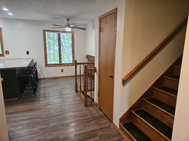 Building Photo - 11044 River Oaks Ln E