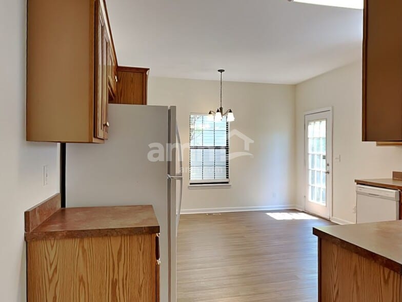 Building Photo - 8146 Coley Davis Rd