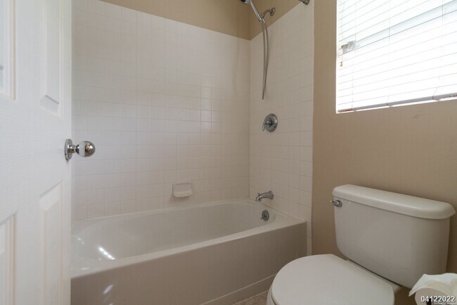Building Photo - PRIME CORNER UNIT WITH CENTRAL AC!!! 3BR, 2.5BA WITH 2-CAR GARAGE
