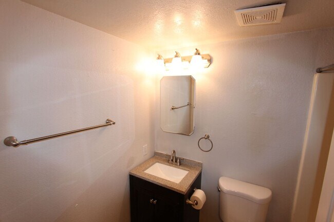 Building Photo - 1200 S Riordan Ranch St