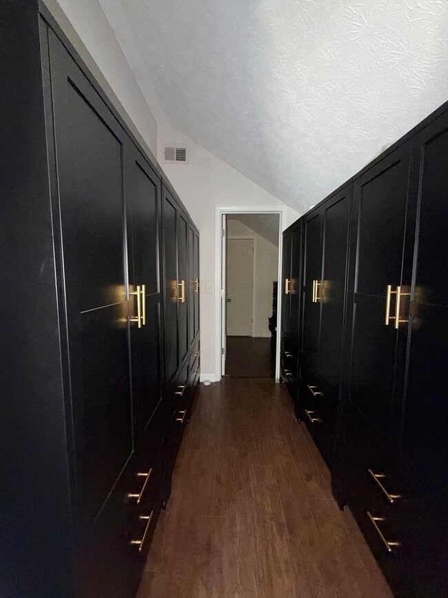 Building Photo - 1407 Scrub Oak Drive