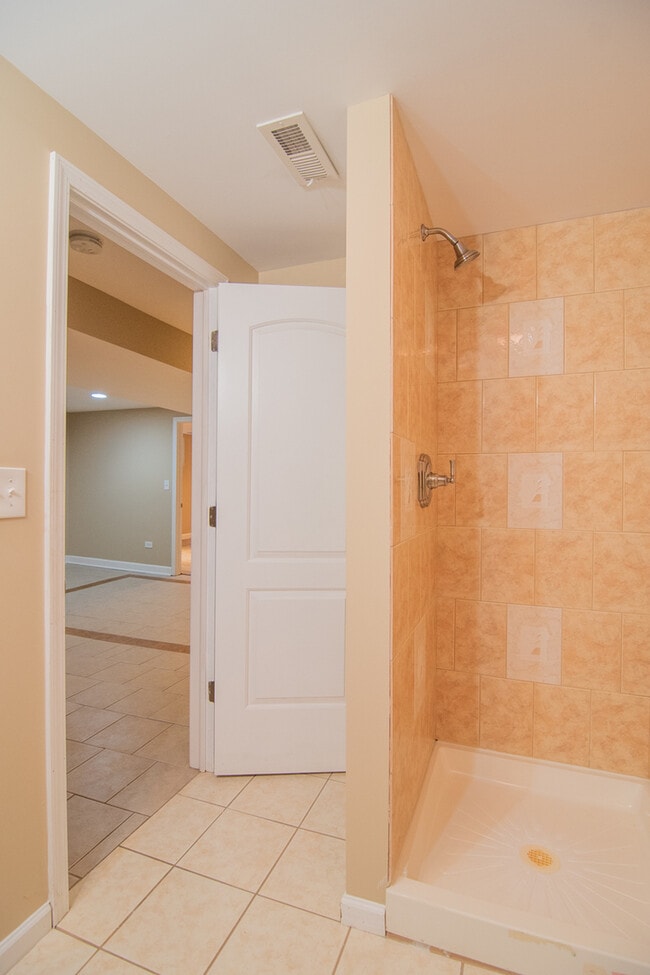 Building Photo - 12123 S Lafayette Ave