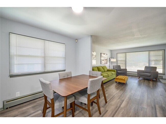 Building Photo - 1284 Snelling Ave N